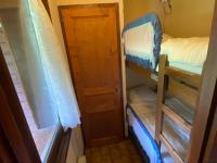 Posteľ alebo postele v izbe v ubytovaní Studio avec mezzanine, balcon et parking à Châtel, proche des remontées mécaniques - FR-1-693-17