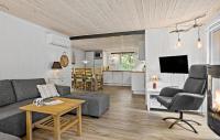 TV a/nebo společenská místnost v ubytování 3 Bedroom Nice Home In Thyholm