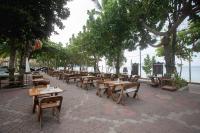 Naturlandskabet i nærheden af resortet