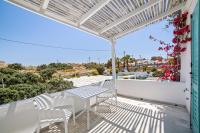 Naxos Cave Suitesにあるバルコニーまたはテラス