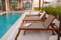 Bazén v ubytování Ashta Suites - Cozy Suite nebo v jeho okolí