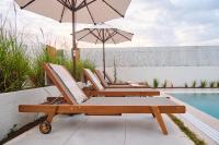 Bazén v ubytování Ashta Suites - Cozy Suite nebo v jeho okolí