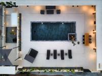 Posezení v ubytování Phaedrus Living Olive Grove Luxury Villa