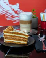 Hrana v oz. blizu hotela