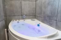 Kúpeľňa v ubytovaní Lavie Maison Eiffel AC Hot Tub