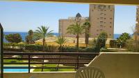 Bazén v ubytovaní Spacious apartment in Calpe of 100 m² with shared pool! alebo v jeho blízkosti