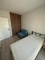 Postel nebo postele na pokoji v ubytování Karaburun Mordoğanda Havuzlu & Bahçeli Lüx Villa