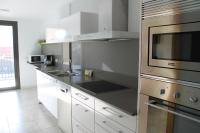 A kitchen or kitchenette at Agi Riera Ginjolers