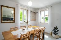 Kuchyň nebo kuchyňský kout v ubytování Heritage Island Escape - Casa Bola- Boutique Retreat