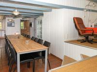 Posezení v ubytování 14 person holiday home in Ulfborg