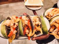 Jídlo v hotelu nebo okolí