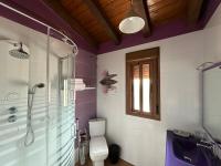 Koupelna v ubytování Hotel Rural La Covacha