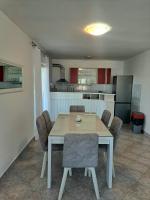 Kuchyňa alebo kuchynka v ubytovaní Lifestyle apartment Podstrana