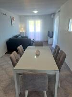 Posedenie v ubytovaní Lifestyle apartment Podstrana