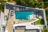 Bazén v ubytování Villa Dunamoon by Abahana Villas nebo v jeho okolí