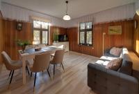 Posedenie v ubytovaní Apartament z panorama Szrenicy - duzy 70m2, 2 sypialnie i salon, idealny dla duzej grupy!