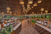 En restaurant eller et andet spisested på Big Banyan Vineyard & Resort