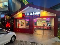 Tòa nhà nơi căn hộ tọa lạc