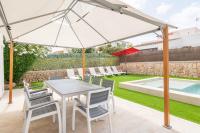 Bazén v ubytování Villa Varadero by Mallorca House Rent nebo v jeho okolí