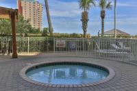 Der Swimmingpool an oder in der Nähe von Beautiful Updated Pelican Beach Unit!!!