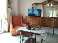 TV a/nebo společenská místnost v ubytování Aggelos House in Kalamitsi