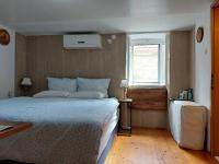 Posteľ alebo postele v izbe v ubytovaní Rm Antonio on Dumanica St - En-suite Rm 5 min to the Old Town of Split
