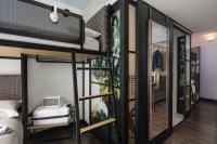 Moxy NYC East Villageにあるベッド
