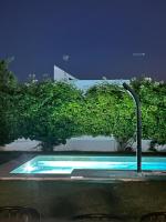 Basen w obiekcie Chalets conilizate 12 pax piscina 300mts playa lub w pobliżu