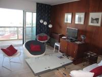 Telewizja i/lub zestaw kina domowego w obiekcie Appartement 3 pièces avec clim, wifi, parking Saint-Cyprien Plage - FR-1-106-62