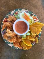 Jídlo v hotelu nebo okolí