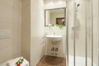 A bathroom at Kaiser-Franz