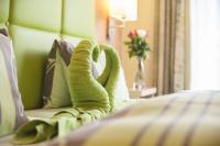 A bed or beds in a room at Kaiser-Franz