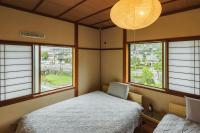 川の灯にあるベッド