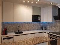 Kuchyňa alebo kuchynka v ubytovaní Apartamento MonteGolf con TERRAZA PRIVADA