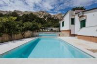 Bazén v ubytovaní Villa Zlata - Holiday house alebo v jeho blízkosti