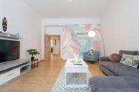 TV a/nebo společenská místnost v ubytování Stay Inn Apartments Naplavka