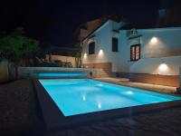 Bazén v ubytovaní Villa Zlata - Holiday house alebo v jeho blízkosti