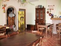 Reštaurácia alebo iné gastronomické zariadenie v ubytovaní Apartment Casanuova - Vecchia Cucina - LAI132 by Interhome