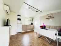 Kuchyň nebo kuchyňský kout v ubytování Mobile Homes Relax Park Umag
