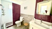Kúpeľňa v ubytovaní 8 Bungalow familiar con Piscina Gran Alacant