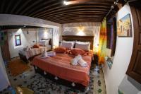 Riad Taj Fesにあるベッド