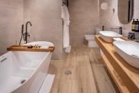 A bathroom at Hotel SERHS Rivoli Rambla