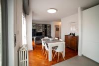 Kuchyňa alebo kuchynka v ubytovaní VILLA FENIX MILANO