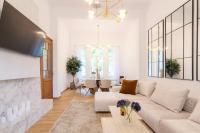 Majestic Villa overlooking Acropolis with Hot Tub, Athens (updated ...