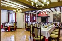 Un restaurante u otro lugar para comer en Hotel Albarracín