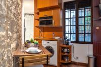 Kuchnia lub aneks kuchenny w obiekcie Lavie Maison little Flat Le Marais