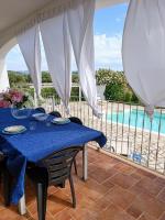 Bazén v ubytovaní VILLA RAFAEL CON Piscina, IUN P4098 alebo v jeho blízkosti