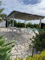 Vonkajšia záhrada v ubytovaní VILLA RAFAEL CON Piscina, IUN P4098