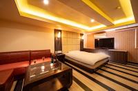 Hotel MINT Osaka Airportにあるテレビまたはエンターテインメントセンター