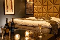 Hotel MINT Osaka Airportにあるベッド
